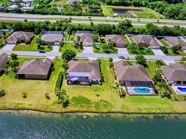 4738 Ashley Lake Cir, Vero Beach, FL 32967