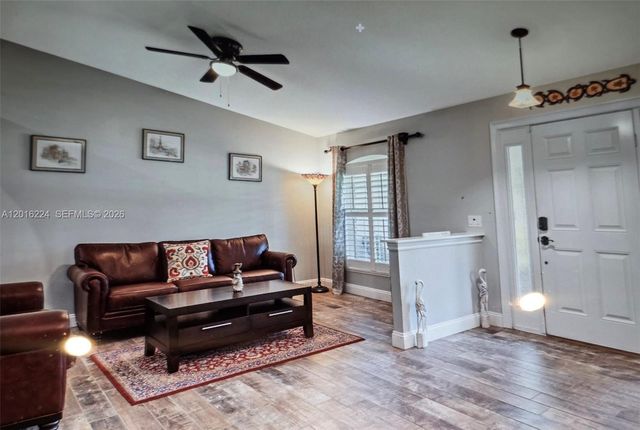 4738 Ashley Lake Cir, Vero Beach, FL 32967