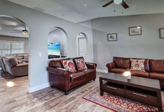 4738 Ashley Lake Cir, Vero Beach, FL 32967