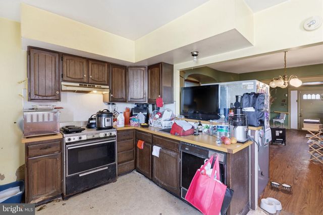 734 BULLOCK AVE, Lansdowne, PA 19050