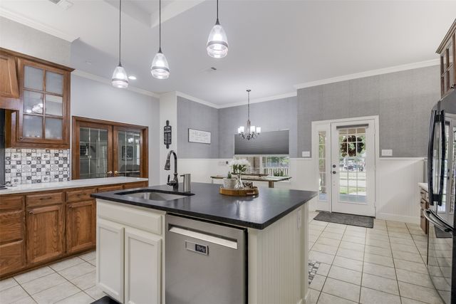 515 Seneca Drive, Waxahachie, TX 75165