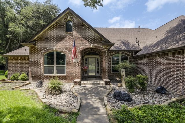 515 Seneca Drive, Waxahachie, TX 75165