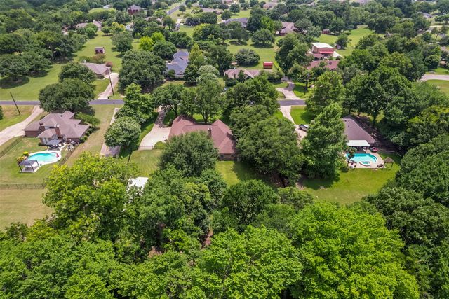 515 Seneca Drive, Waxahachie, TX 75165