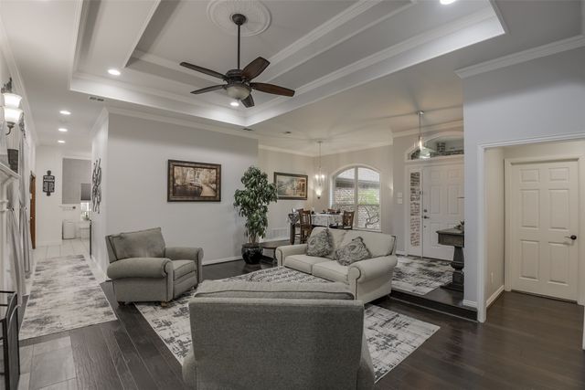 515 Seneca Drive, Waxahachie, TX 75165