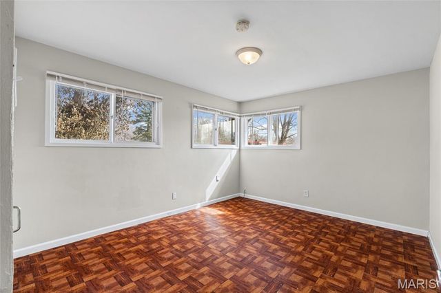 8379 Midwood Avenue, St Louis, MO 63134