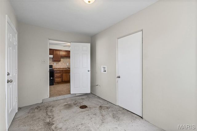 8379 Midwood Avenue, St Louis, MO 63134