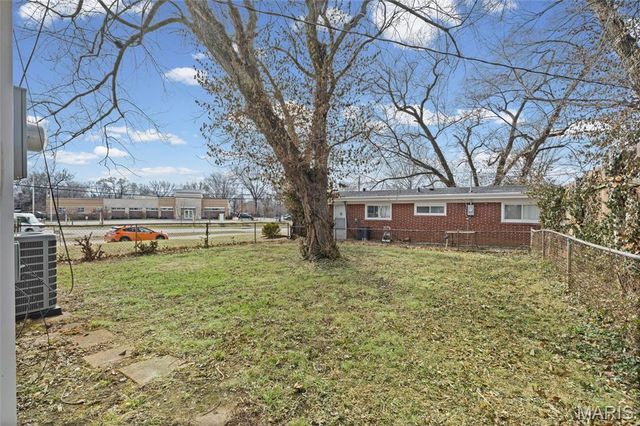 8379 Midwood Avenue, St Louis, MO 63134