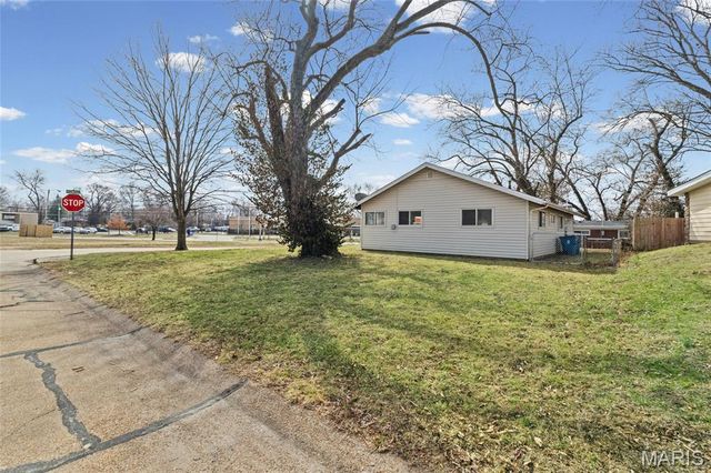 8379 Midwood Avenue, St Louis, MO 63134