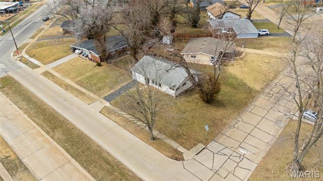 8379 Midwood Avenue, St Louis, MO 63134