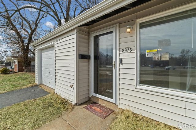 8379 Midwood Avenue, St Louis, MO 63134