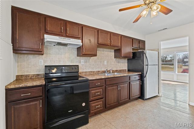 8379 Midwood Avenue, St Louis, MO 63134