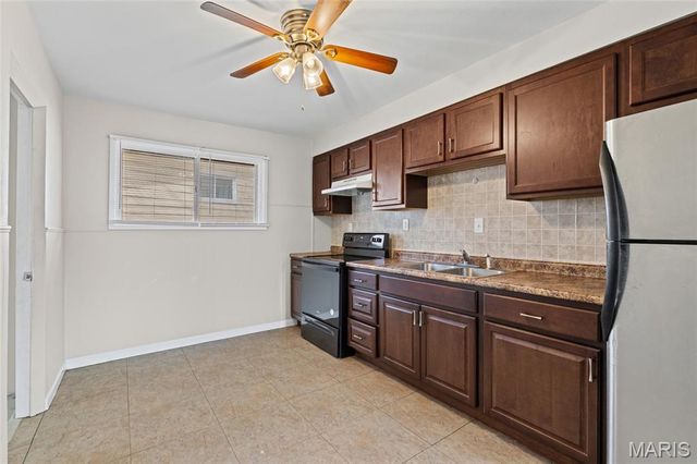 8379 Midwood Avenue, St Louis, MO 63134