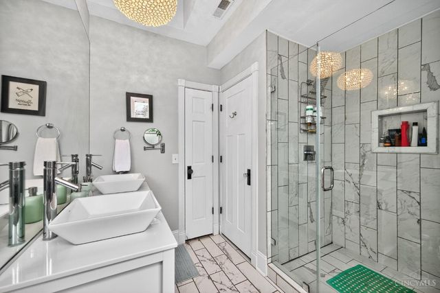 6321 Tyne Avenue, Cincinnati, OH 45213