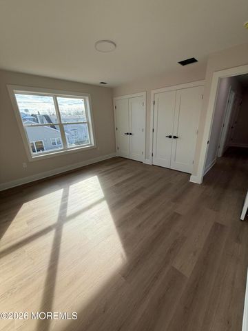 20 4th Avenue, Toms River, NJ 08757