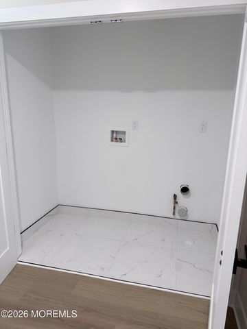 20 4th Avenue, Toms River, NJ 08757