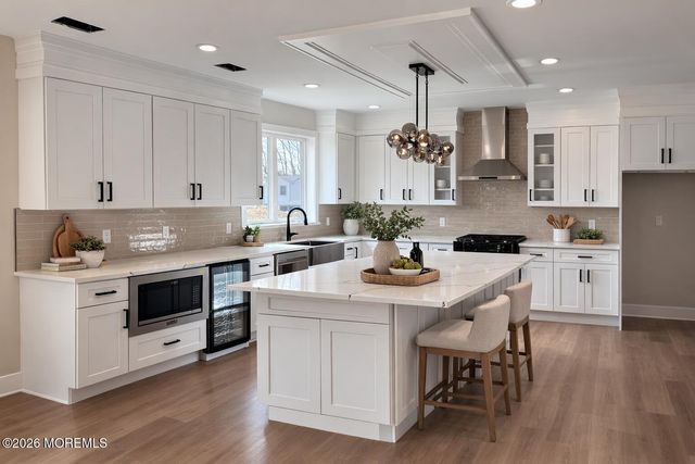 20 4th Avenue, Toms River, NJ 08757