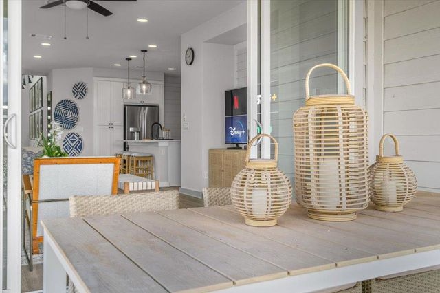 6508 Velvet Leaf LN, Buda, TX 78610