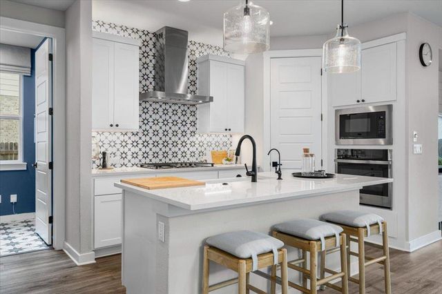 6508 Velvet Leaf LN, Buda, TX 78610