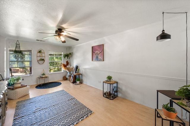 6 Whispering Bend Court, Mansfield, TX 76063