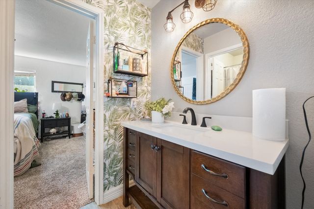 6 Whispering Bend Court, Mansfield, TX 76063