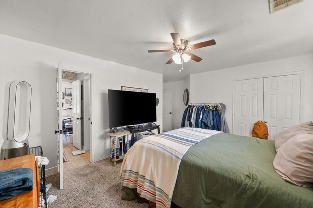 6 Whispering Bend Court, Mansfield, TX 76063