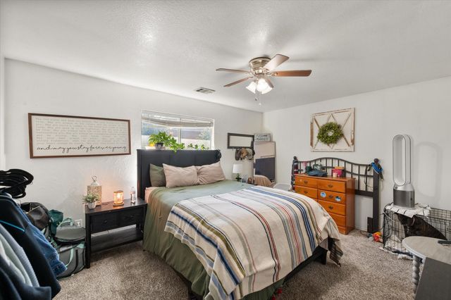 6 Whispering Bend Court, Mansfield, TX 76063