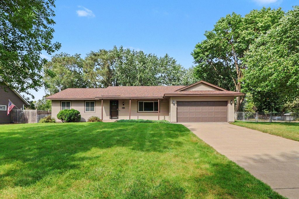 2001 102nd Avenue NW, Coon Rapids, MN 55433 — photo 2