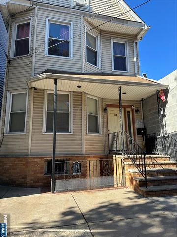 31 Read, Newark, NJ 07105