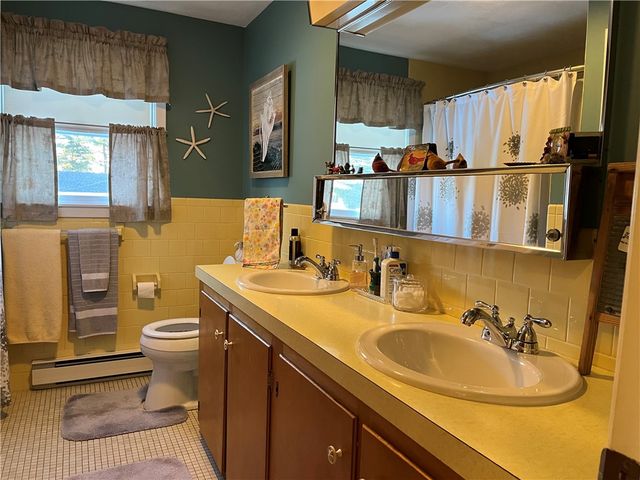 77 Birchwood Lane, West Warwick, RI 02893