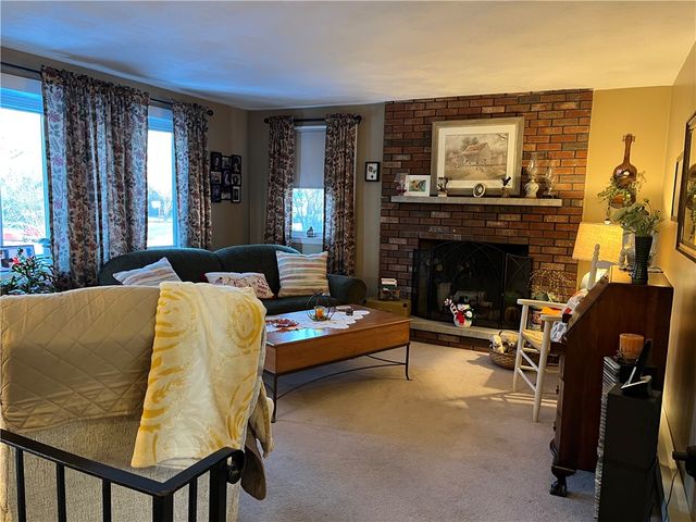 77 Birchwood Lane, West Warwick, RI 02893