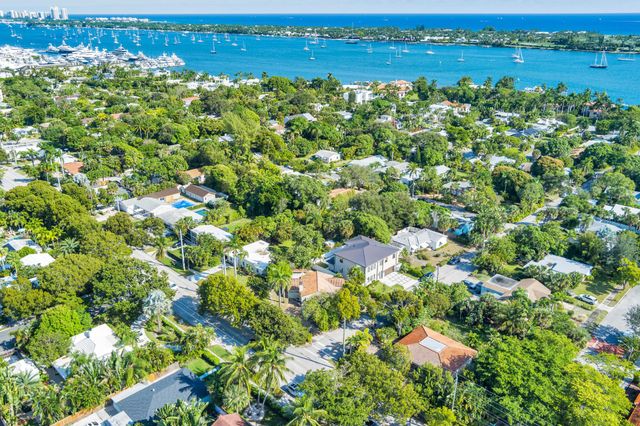 383 31st Court, West Palm Beach, FL 33407