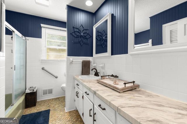 1002 Hank Lane, Canton, GA 30114