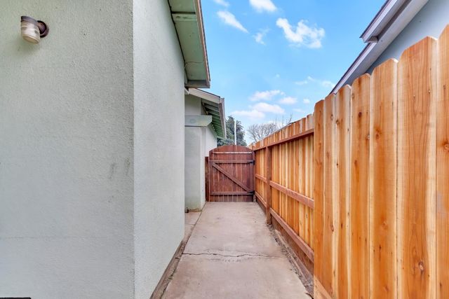 2733 10th Avenue, Merced, CA 95340