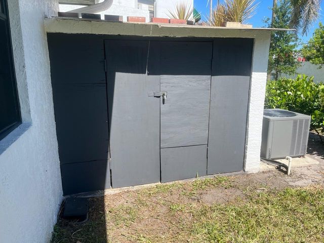 283 NW 36th Avenue, Deerfield Beach, FL 33442