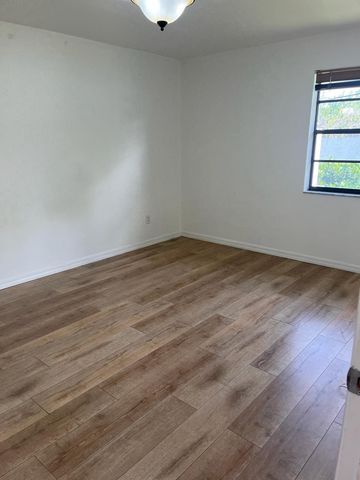 283 NW 36th Avenue, Deerfield Beach, FL 33442