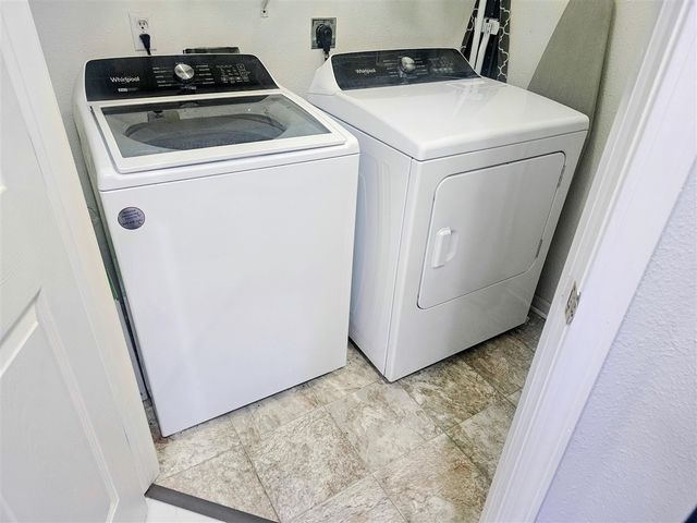 1573 Oakfield Drive, Ann Arbor, MI 48108