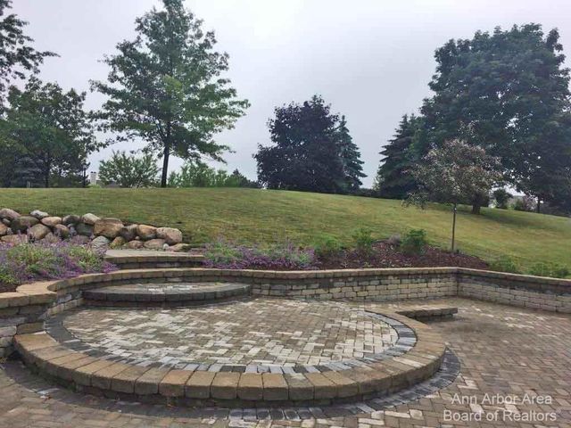1573 Oakfield Drive, Ann Arbor, MI 48108