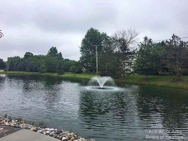 1573 Oakfield Drive, Ann Arbor, MI 48108