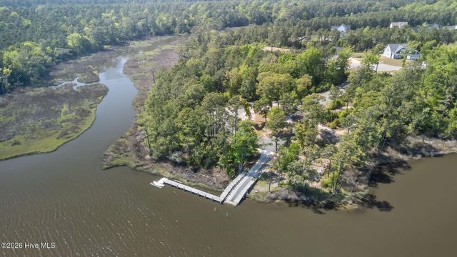 112 Peletier Shores Drive, Swansboro, NC 28584