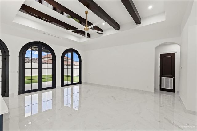 1800 S Queen Street, Edinburg, TX 78539