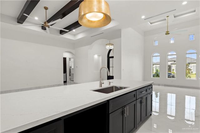 1800 S Queen Street, Edinburg, TX 78539