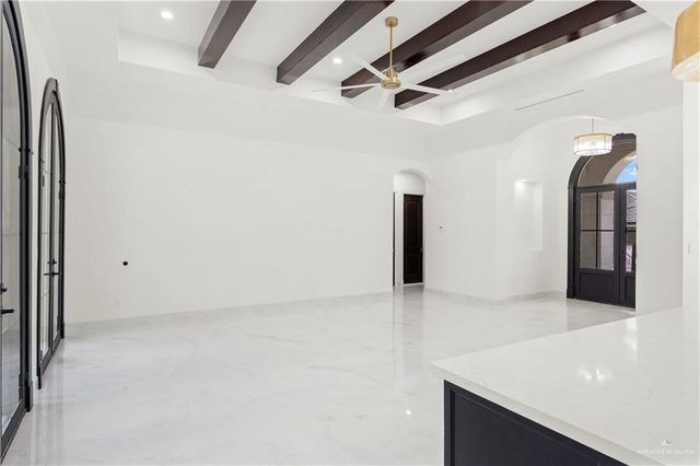 1800 S Queen Street, Edinburg, TX 78539