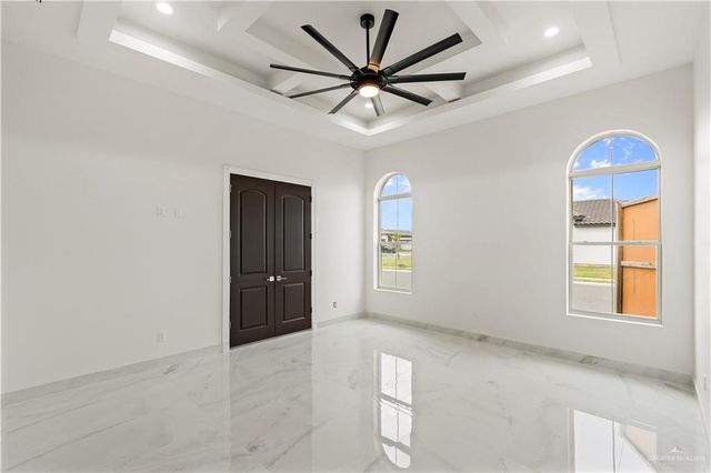 1800 S Queen Street, Edinburg, TX 78539