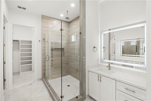 1800 S Queen Street, Edinburg, TX 78539