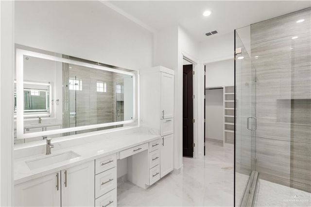 1800 S Queen Street, Edinburg, TX 78539