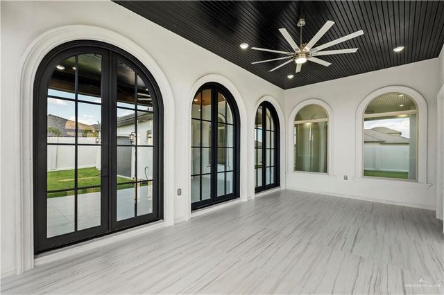 1800 S Queen Street, Edinburg, TX 78539