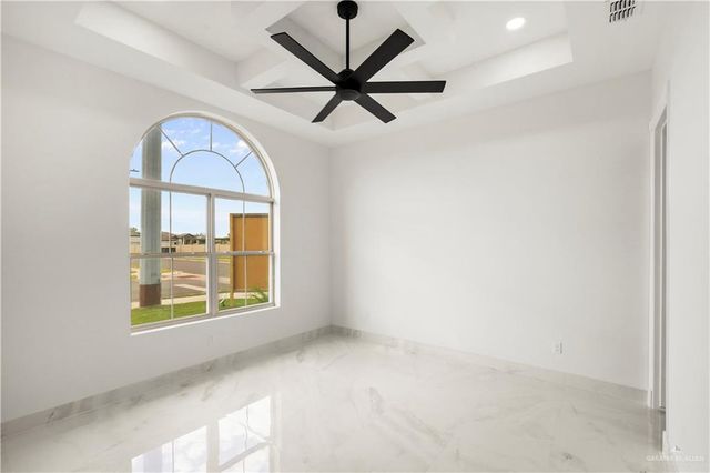 1800 S Queen Street, Edinburg, TX 78539