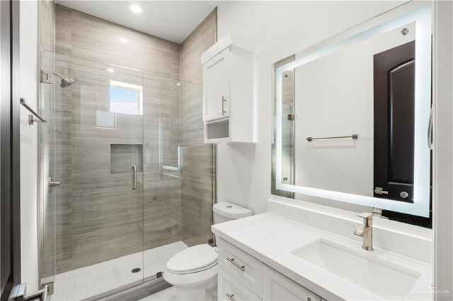 1800 S Queen Street, Edinburg, TX 78539