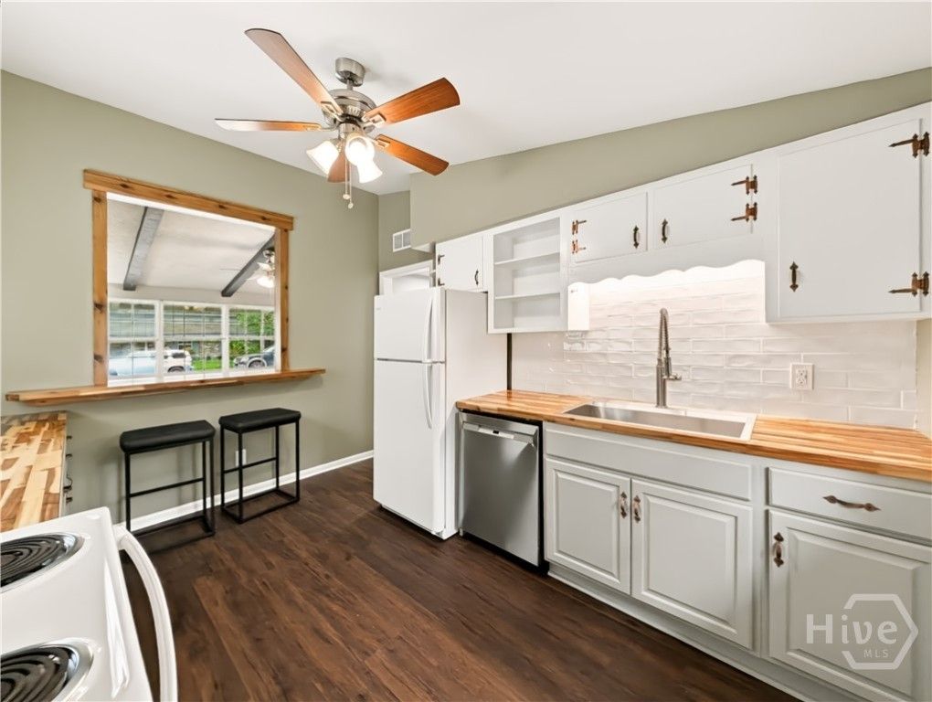 Image 10 of property listing at 2615 Mississippi Avenue, Savannah, GA 31404