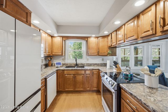 3617 Sundance Dr, New Albany, IN 47150